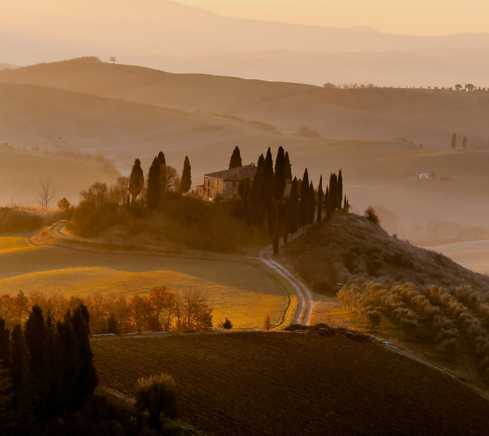One day tour in Val d'Orcia by Ferrari